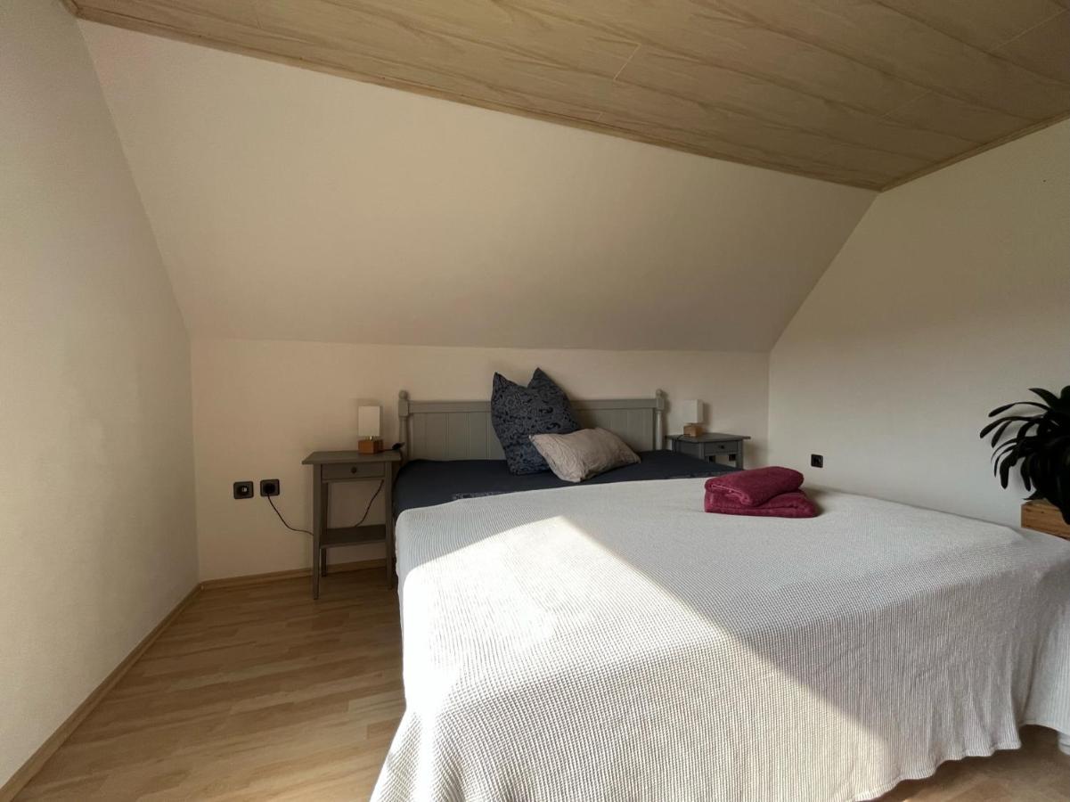 Schoene Wohnung In Ruhiger Laendlicher Lage Heidenheim  Luaran gambar
